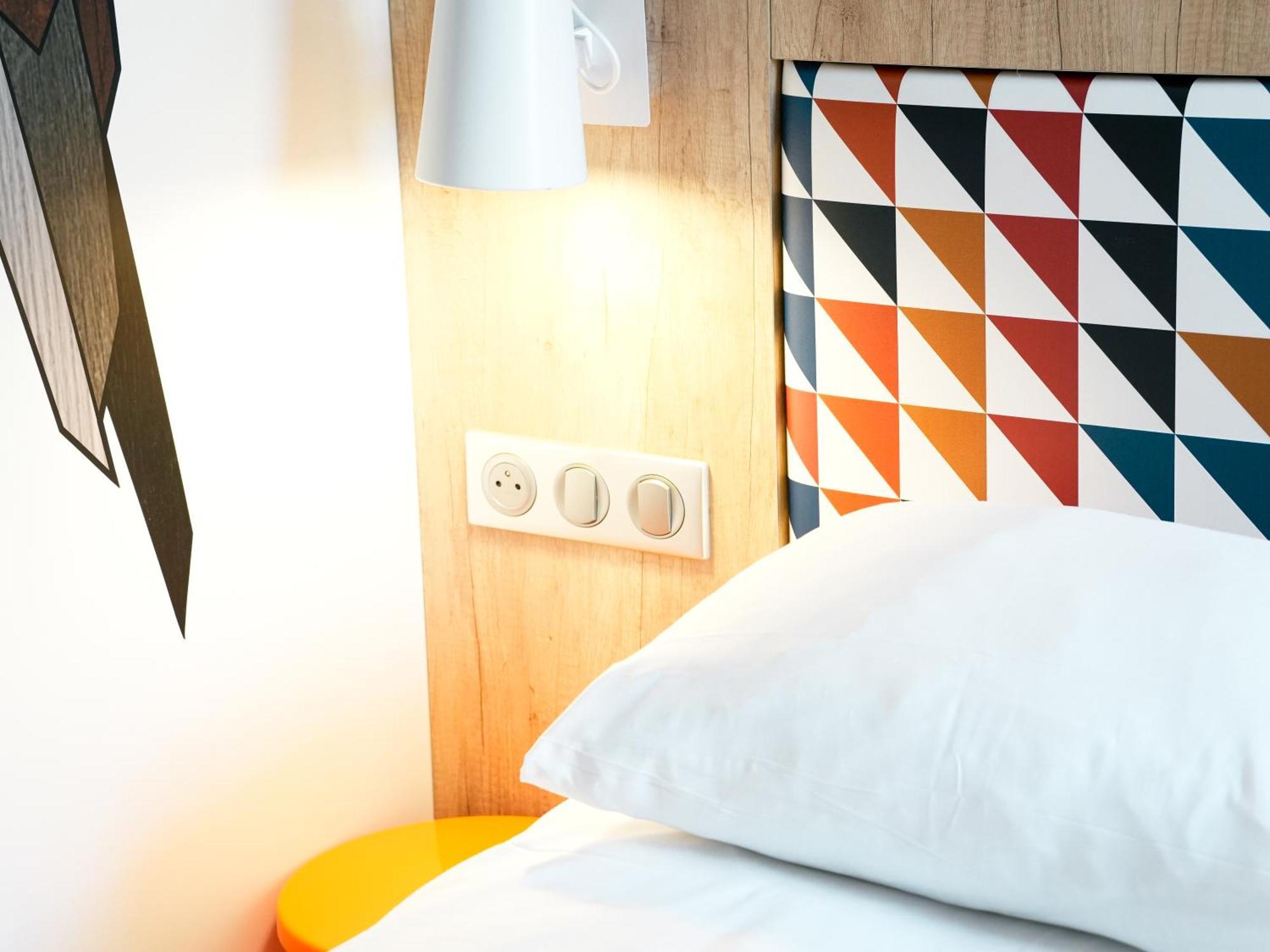 Ibis Styles Caen Centre Historique Hotell Rum bild